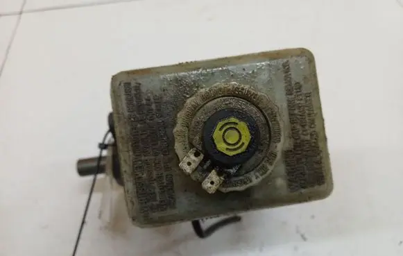 Mercedes-Benz ML W163 Brake fluid reservoir 26612561673