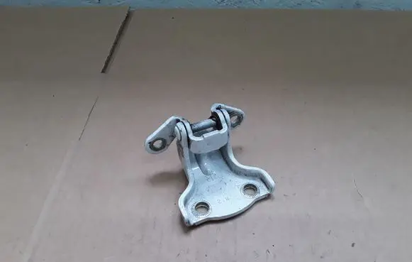 Opel Antara Rear door lower hinge 11M12