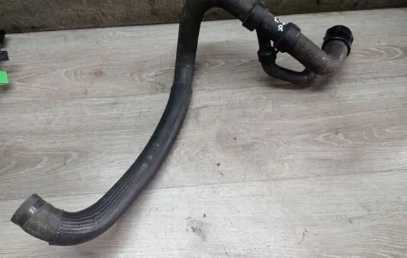 Volvo V70 Engine coolant pipe/hose S8000102