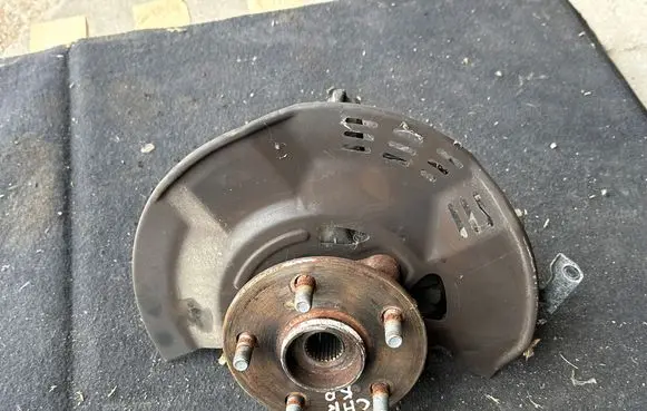Toyota C-HR I Front wheel hub