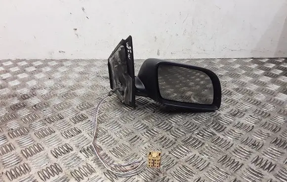 Volkswagen Polo Front door electric wing mirror E1010695