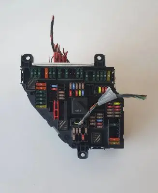 BMW 7 F01 F02 F03 F04 Fuse module 9210857 00481437 17033452