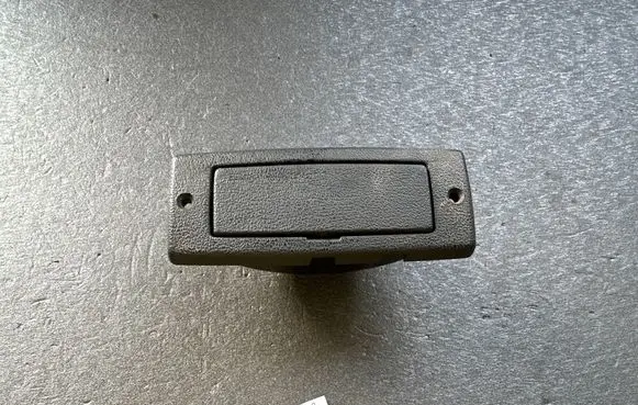 Nissan King Cab, Navara Rear door ashtray 829602S400
