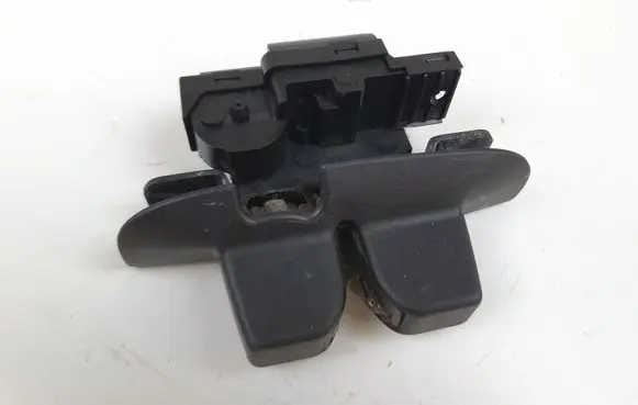 Renault Laguna II Tailgate/trunk/boot lock/catch/latch 8200257615B