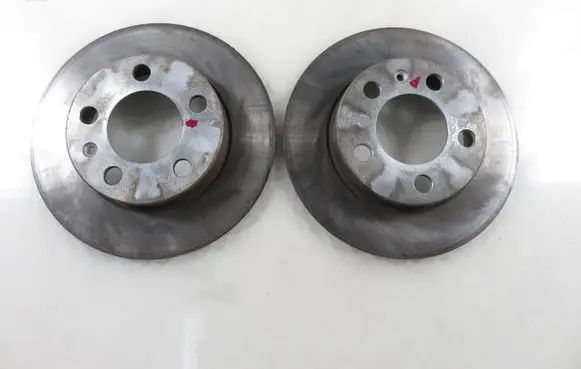 Volkswagen Golf IV Rear brake disc 