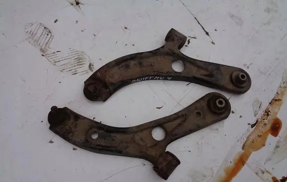 Suzuki Swift I Front lower control arm/wishbone