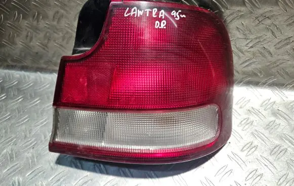 Hyundai Lantra II Rear/tail lights 92402285 USA1157