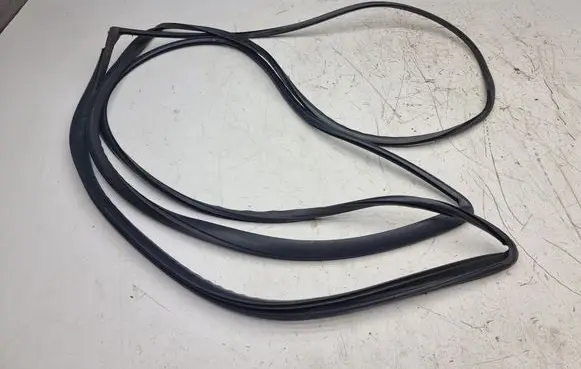 Mercedes-Benz Sprinter W906 Front windscreen/windshield window 