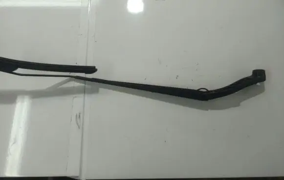 Opel Insignia A Front wiper blade arm 