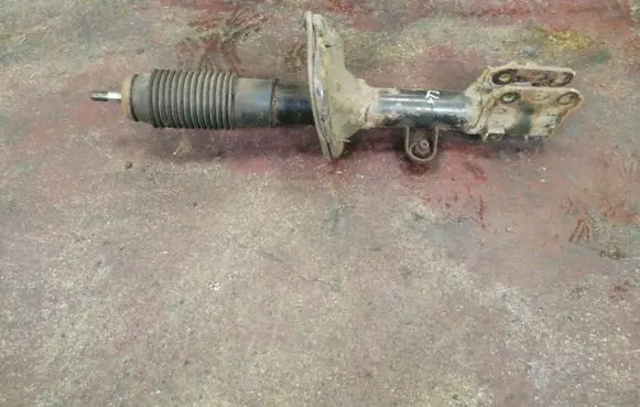 Hyundai Tucson JM Front shock absorber/damper