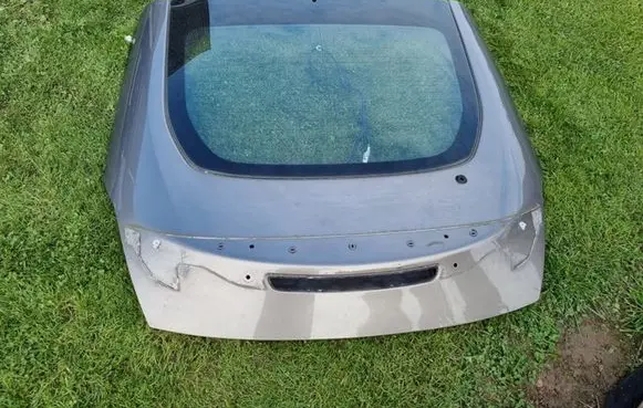 Nissan 370Z Tailgate/trunk/boot lid