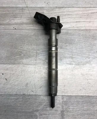Mercedes-Benz E W212 Fuel injector A642070 0445116 090624