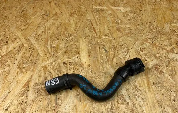 Engine coolant pipe/hose
