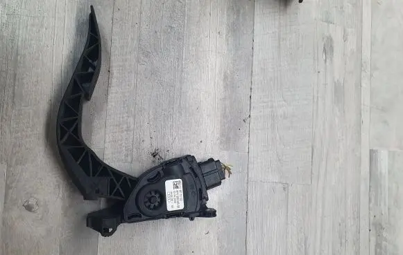 Audi A4 S4 B8 8K Accelerator throttle pedal 8K1721523 03042008 6PV00950500