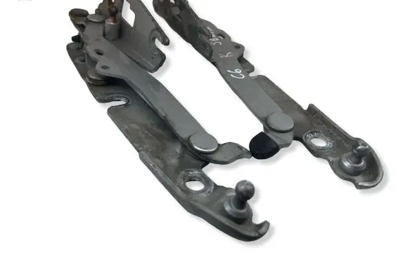 Audi A6 S6 C6 4F Tailgate/trunk/boot hinge 4F5827302