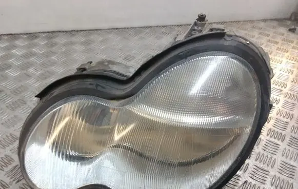 Mercedes-Benz C W203 Headlight/headlamp 0301166601