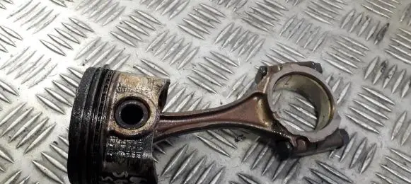 Lexus IS 200-300 Piston with connecting rod