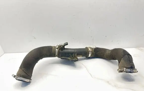 Audi A5 8T 8F Intercooler hose/pipe 8K0145673E