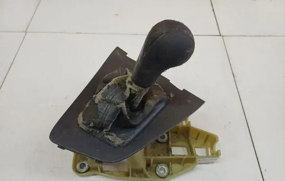 Volvo S60 Gear shifter/selector 9184816