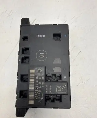Mercedes-Benz SLK R171 Door control unit/module 1718205226 00404880