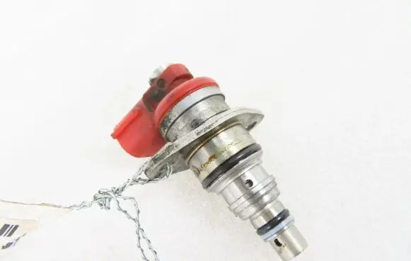 Toyota Avensis T220 Fuel pressure regulator 