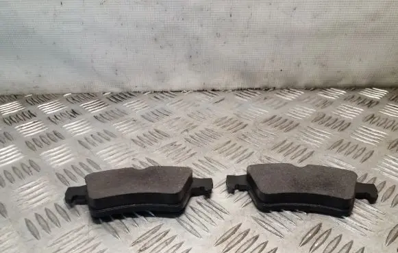 Nissan Primera Brake pads (rear) 