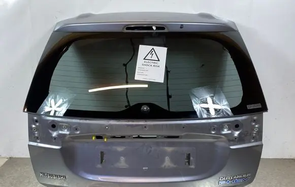 Mitsubishi Outlander Rear windscreen/windshield window 