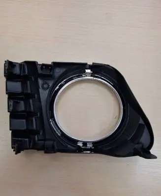 Toyota Prius+ (ZVW40) Front fog light trim/grill 5203047010