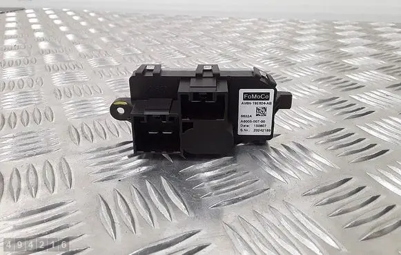 Ford Focus Heater blower motor/fan resistor AV6N19E624AB