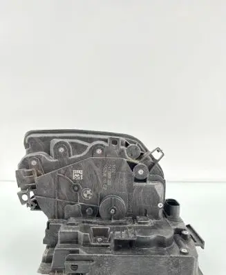 BMW 5 G30 G31 G38 Rear door lock 7477689 18283810