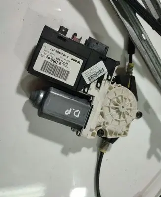 Citroen C8 Front door window regulator motor 991728103