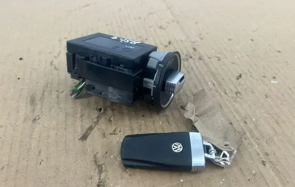 Volkswagen PASSAT B7 Ignition lock 3C0905843T 33303601
