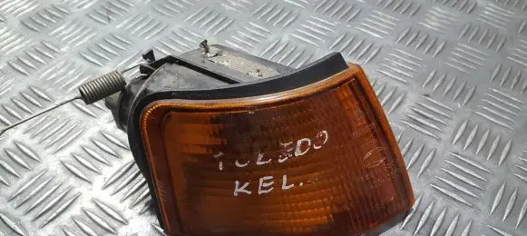Seat Toledo I (1L) Front indicator light