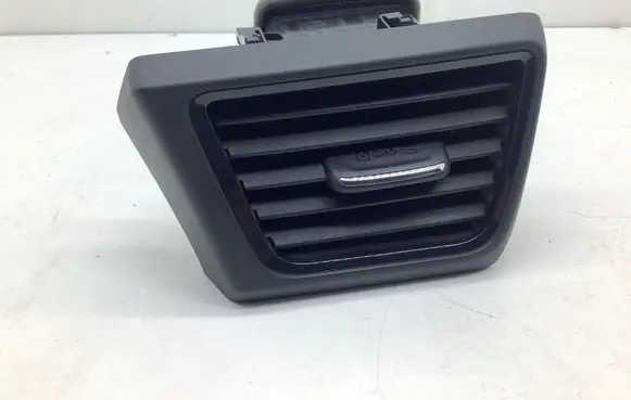 Nissan Leaf II (ZE1) Dashboard side air vent grill/cover trim LG60PG05