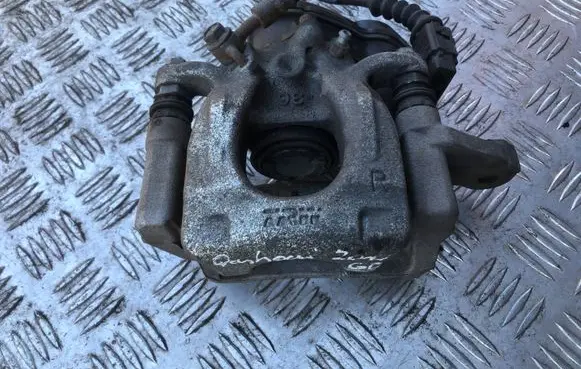 Nissan Qashqai Rear brake caliper