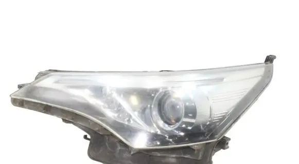 Toyota Avensis T270 Headlight/headlamp