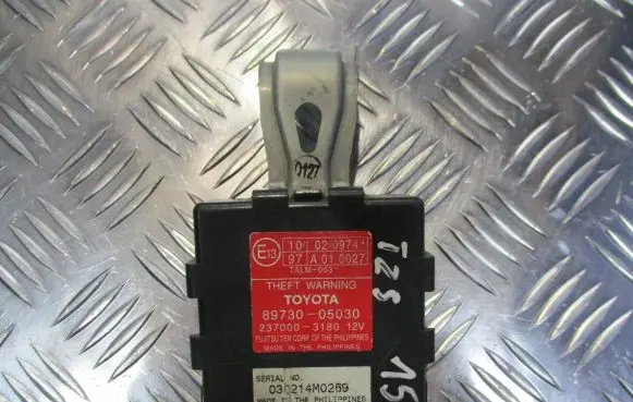 Toyota Avensis T250 Alarm control unit/module 89730-05030