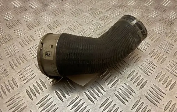 Volvo XC60 Intercooler hose/pipe 31686561