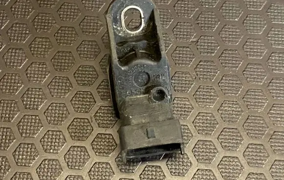 BMW 5 E39 Air pressure sensor 0261230046
