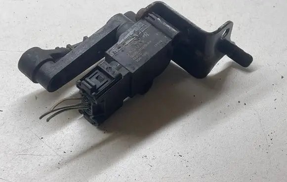 Jaguar F-Pace Headlight/headlamp level sensor GX733C279AA 304194 17119