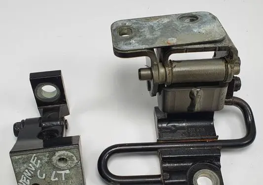 Porsche Cayenne (9PA) Rear door hinge set 7L0833401