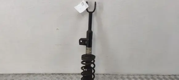 BMW 5 G30 G31 Front shock absorber with coil spring 6866597