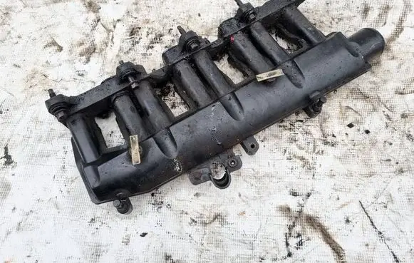 Ford Mondeo Mk III Intake manifold n8u4a