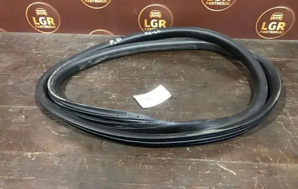 Volvo XC60 Front door rubber seal 