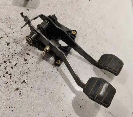 Renault Espace III Pedal assembly 6025313012