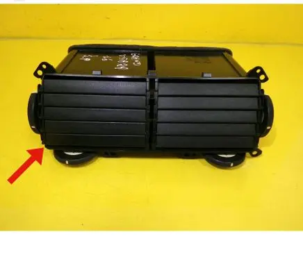 Suzuki Grand Vitara II Dash center air vent grill 7361064J0