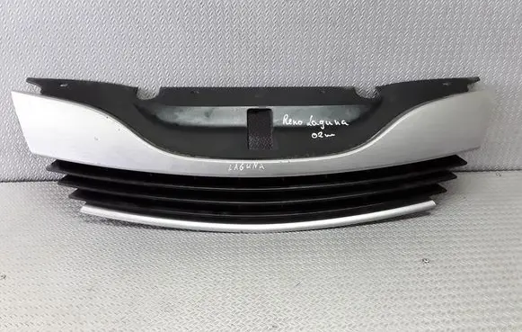 Renault Laguna II Front bumper upper radiator grill