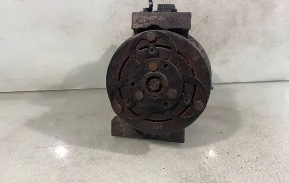 Volvo V70 Air conditioning (A/C) compressor (pump) 8708581