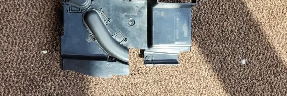 Porsche Cayenne (9PA) Fuse box cover 7L0937555