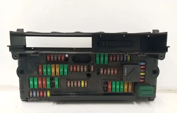 BMW 5 F10 F11 Fuse module 9252815